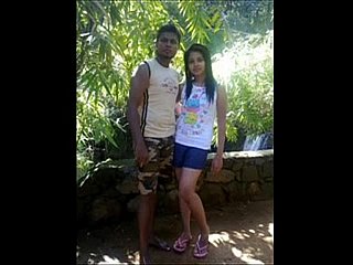 Sri Lanka Unspecified Upskirt Beine back Zug und Brüsten