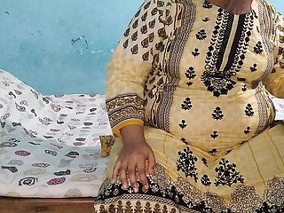 Buurjongen Pakistani Desi Hot Aunty Ki Chudai - Aria Mia (Hindi Coda Cudi)