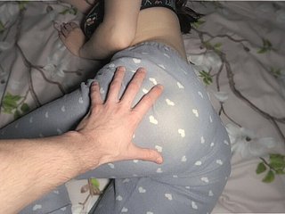 Wach auf, Stiefschwesters verführerische Arsch - POV Blowjob