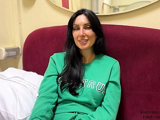 Горячая милфа трахнула с товарищем поезда на поезде