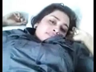 Bibi yang baru menikah berhubungan seks dengan saya