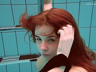 Самое горячее подводное порно с Вестой