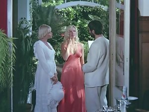 Brigitte Lahaie dans Die Nichten der Frau Oberst (1980)