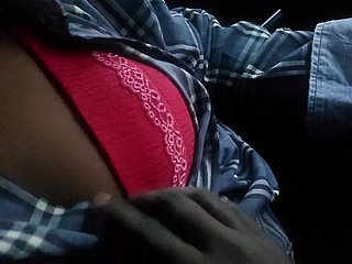 Bersenang-senang di dalam mobil di depan umum - Bagian 1