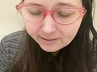 Прекрасный оргазм во время обеда