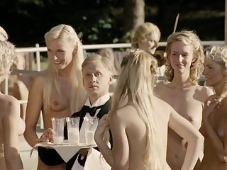 Julia Jentsch ..... Bare