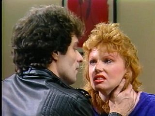 Iniciação de Cynthia (1985) - filme retro cheio