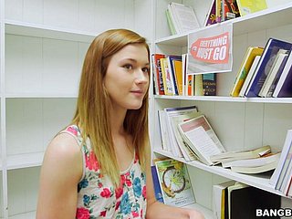Redhead güzellik ın, Dawson POV kamera delinmiş olur